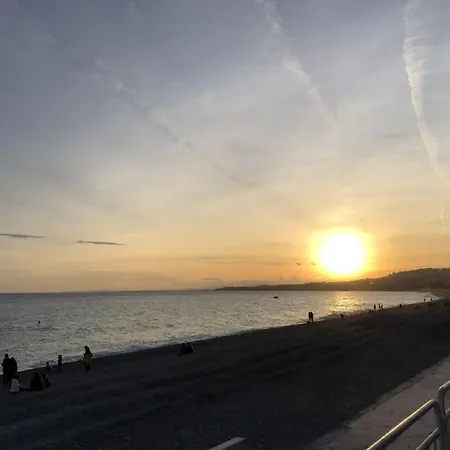 Апартаменты Charming Mezzanine W/ Large Terrace - *