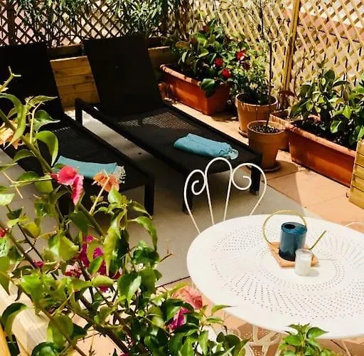 Charming Mezzanine W/ Large Terrace - Апартаменты *