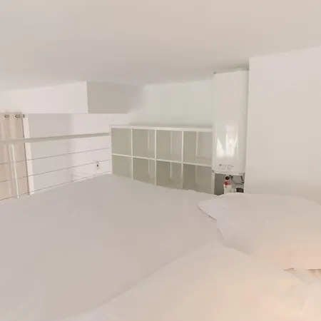 Charming Mezzanine W/ Large Terrace - Apartment Nice